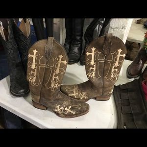 Circle g by corral brown with crosses size 7 boots